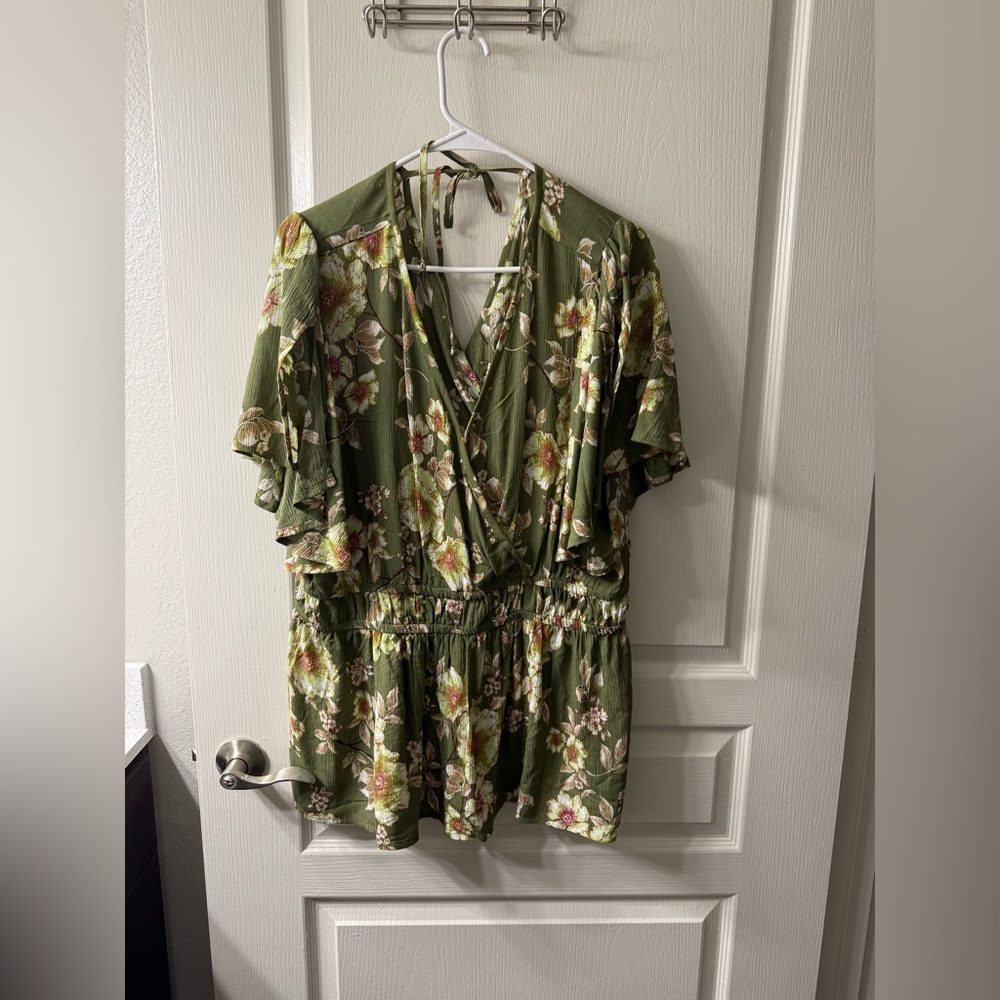 NWT Maurice’s 1X green floral blouse